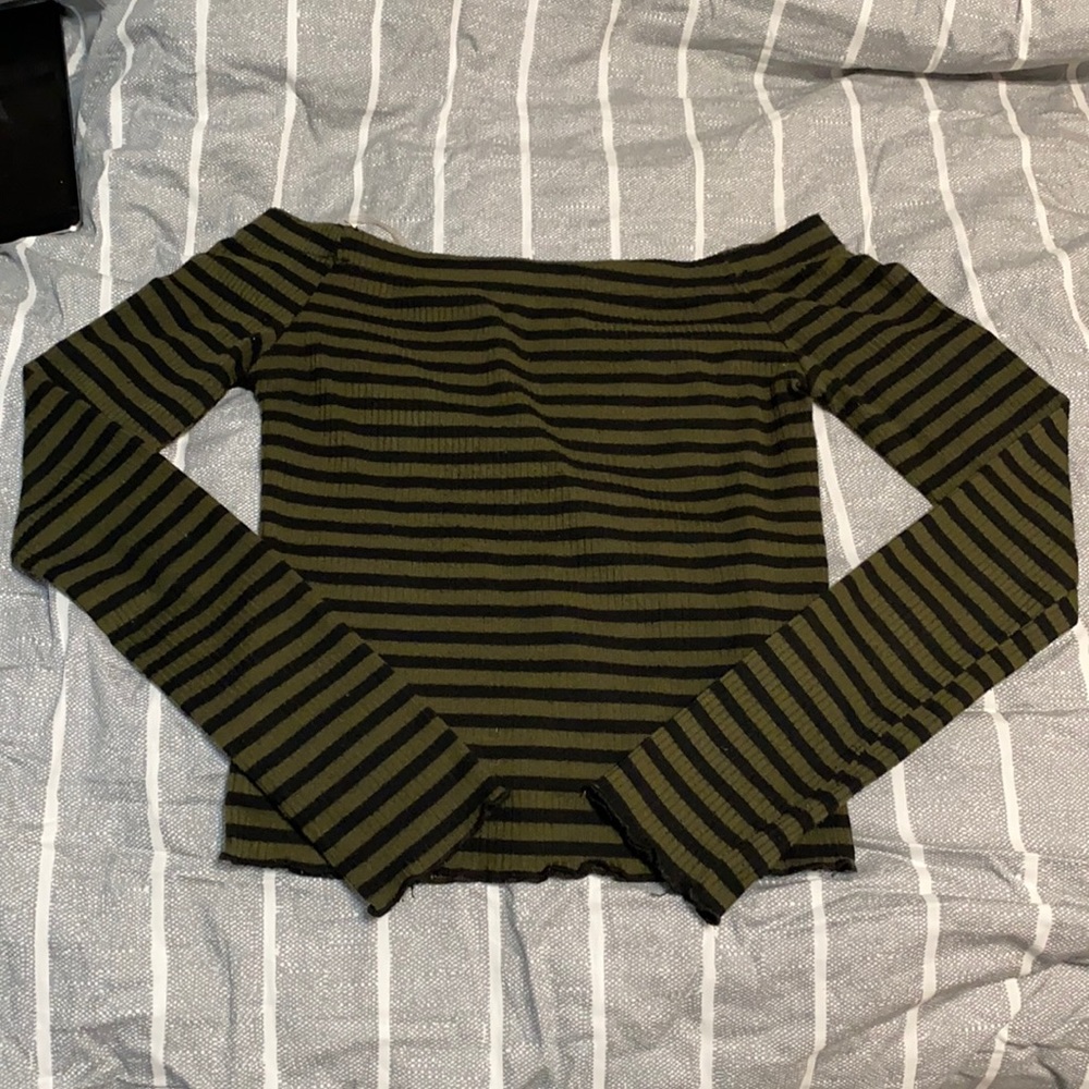 Long sleeve crop top